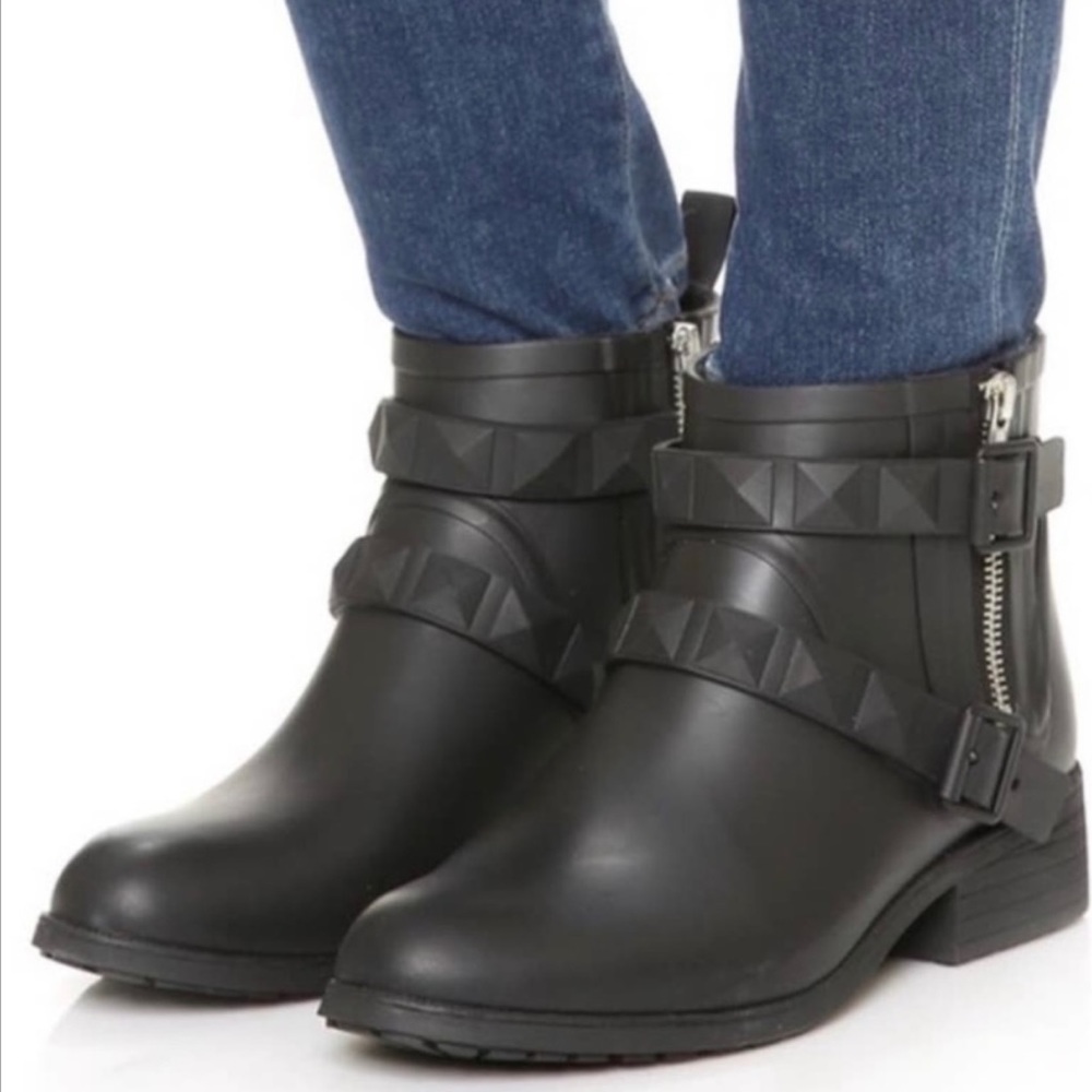 Rebecca Minkoff Quincy Moto Stud Bootie  Waterproof Fireside Footwear Size 9 Blk